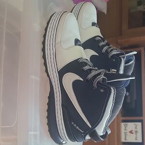 Nike Lebron Yankees edition size 7.5 Used not In box.